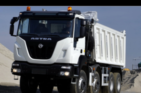 Los camiones ultrapesados Astra aterrizan en Chile