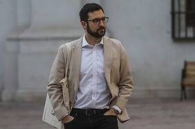 Renuncia de Miguel Crispi: El efecto búmeran en el gabinete que provocó la caída del principal asesor de Boric