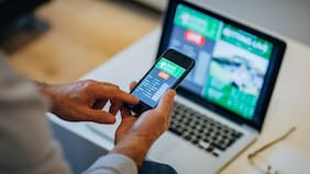 Una demanda, 3 impugnaciones judiciales y 6 administrativas: la ofensiva de los casinos online contra la Subtel ante bloqueo de sitios