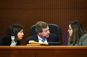 Magistrada del juicio por emisores de licencias falsas se inhabilita tras apertura de cuaderno de remoción en su contra