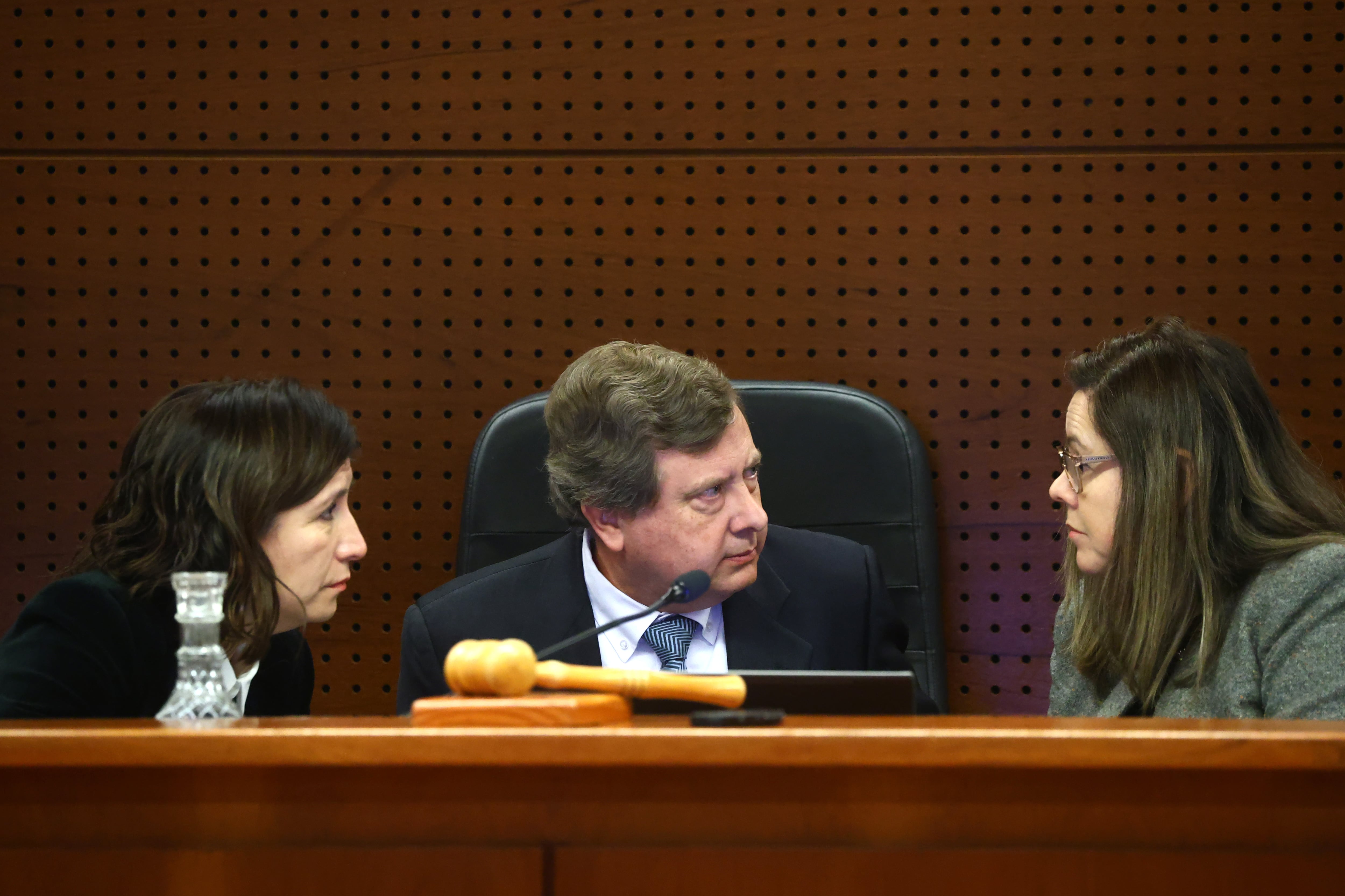 Magistrada del juicio contra emisores de licencias falsas se inhabilita tras apertura de cuaderno de remoción en su contra