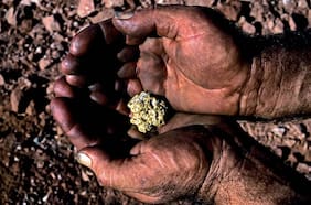 Investigación revela cómo oro ilegal de Colombia terminó en la Casa de la Moneda de EE.UU.