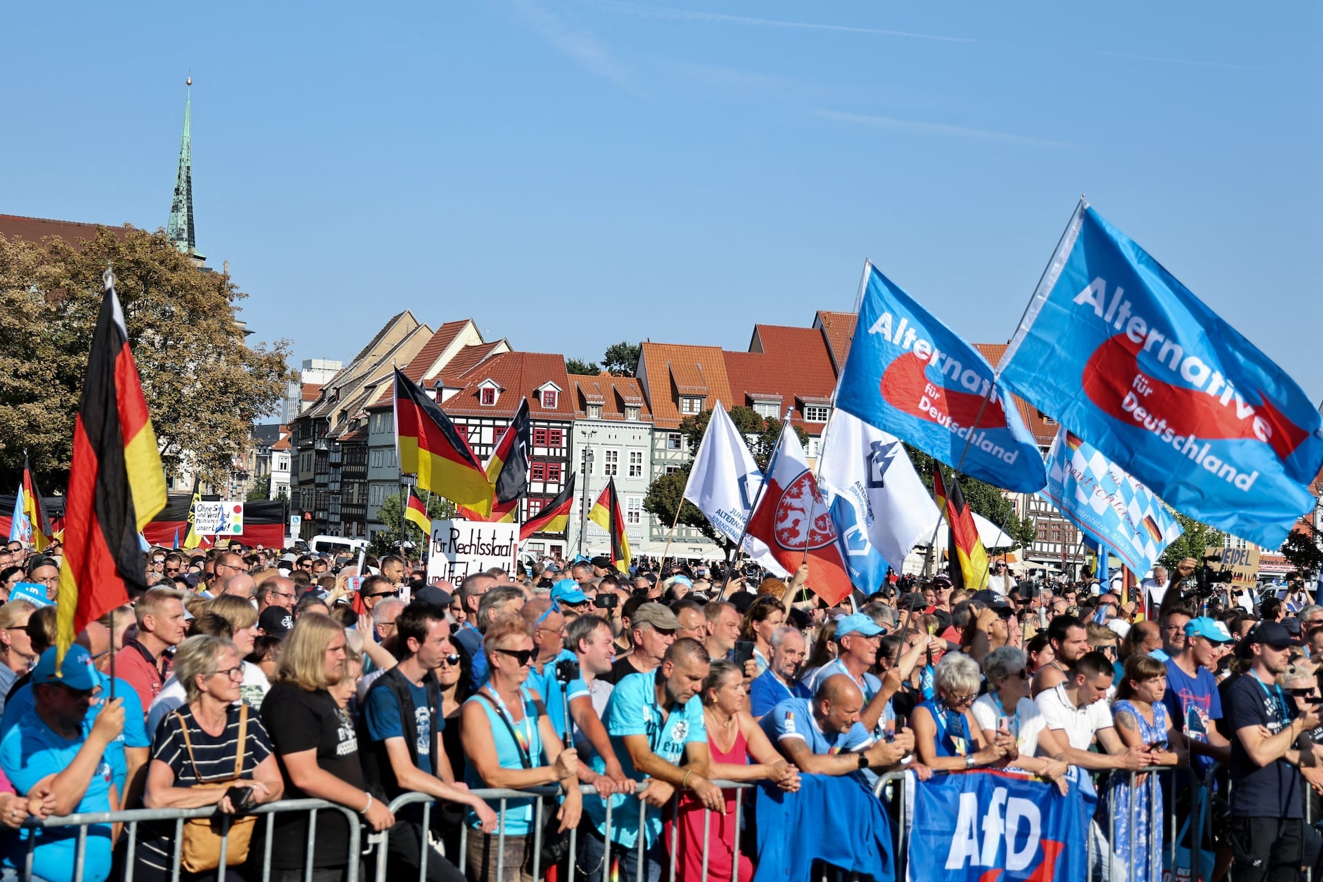 Acto de campaña electoral del partido Alternativa por Alemania (AfD) antes de las elecciones estatales de Turingia, en Erfurt, el 31 de agosto de 2024.