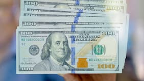 El dólar logra nuevos mínimos desde 2023, con la mirada puesta en la decisión sobre aranceles