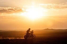 Dakar 2025: José Ignacio Cornejo termina tercero, pero Quintanilla se queda atrás en la sexta etapa