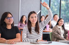 Estas son las carreras con más futuro: las necesidades de las principales industrias para liderar el desarrollo del país