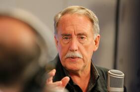 La encendida frase de Artés: “Estaré incluso con los estudiantes que tiran la bomba molotov”