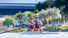 Mellizas Abraham hacen historia en el remo al conquistar la medalla de bronce en la Copa del Mundo de Sevilla