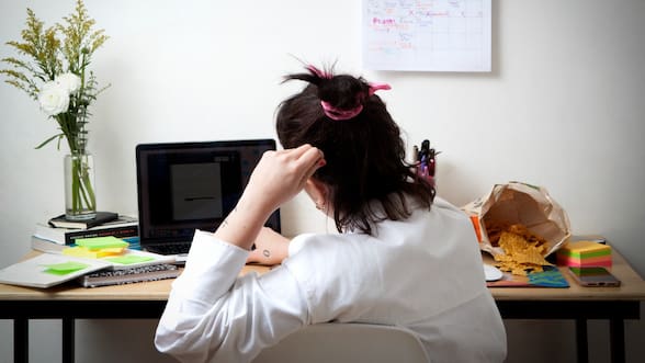 Menopausia y trabajo: cuando las desigualdades acumuladas pasan la cuenta