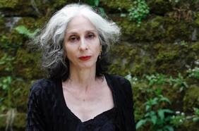 Deborah Eisenberg: “Me parece extraño que muchos lectores se sientan traicionados por la conducta de Alice Munro”