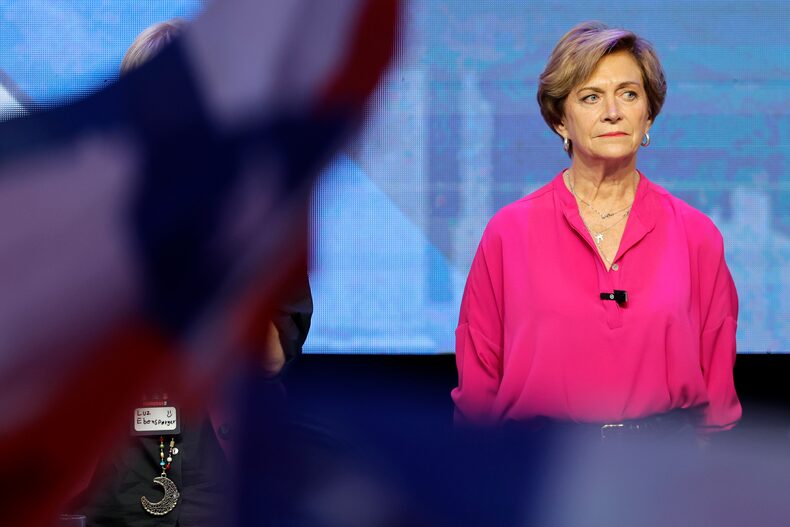 Directiva nacional de la UDI proclama a Evelyn Matthei como candidata presidencial