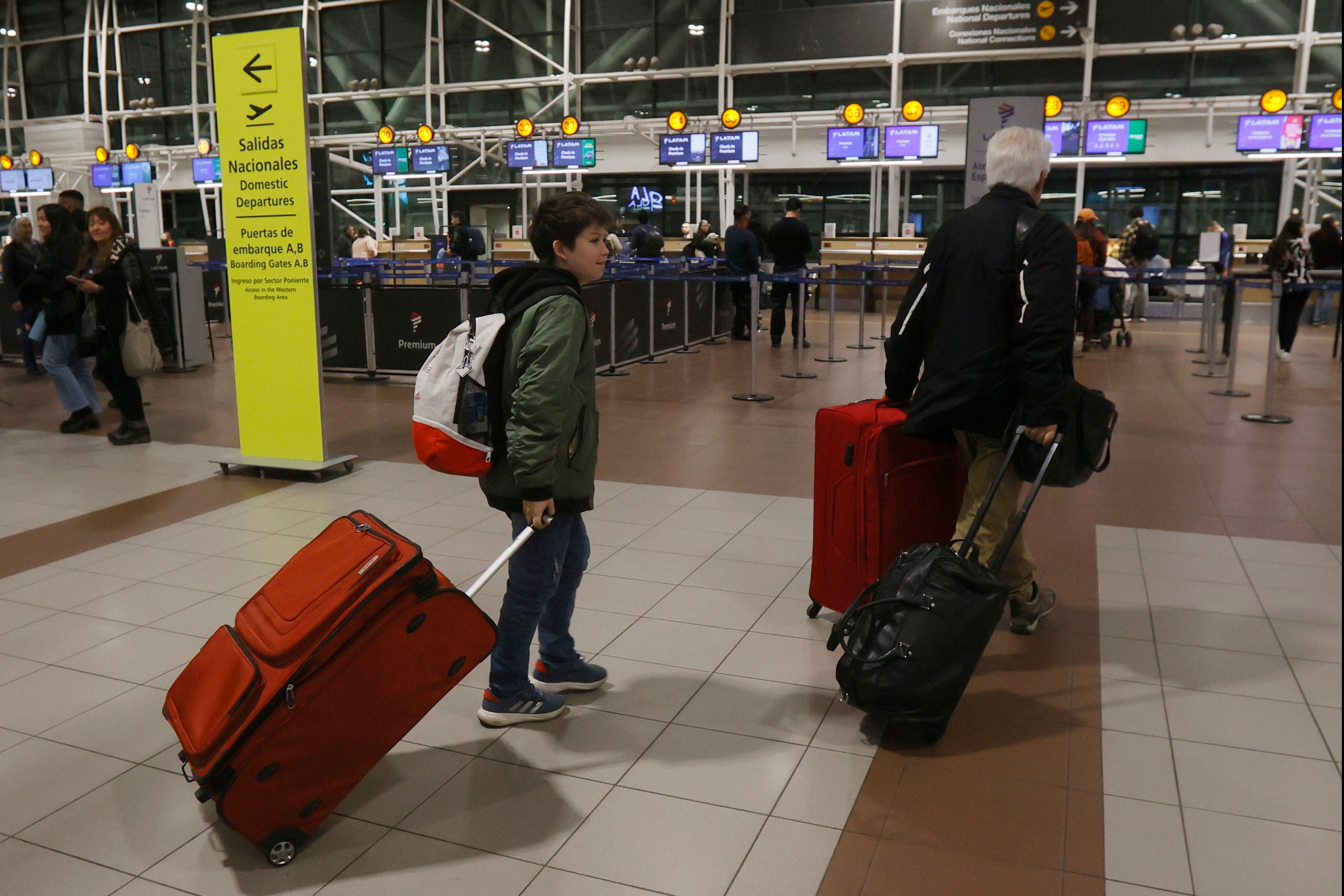 Aeropuerto de Santiago movilizará a más de 2,1 millones de pasajeros en estas vacaciones de invierno