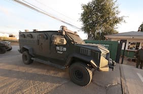 Araucanía: Carabineros COP recuperan camioneta e incautan armas de fuego y municiones en operativo en zona rural de Ercilla