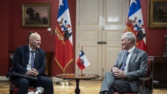 Presidente Kast recibe a embajador de Estados Unidos en La Moneda