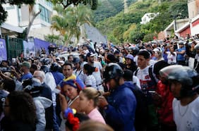 Al menos dos muertos y varios heridos en manifestaciones contra el gobierno de Maduro