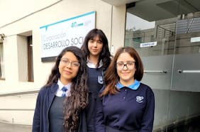 De Providencia al mundo: la ruta de tres alumnas del Liceo Carmela Carvajal para estudiar en el extranjero