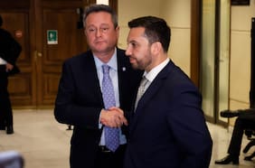 “Espacio de subordinación y de sometimiento”: timoneles opositores que acompañan a Kast en EE.UU. critican asistencia a Escudo de las Américas
