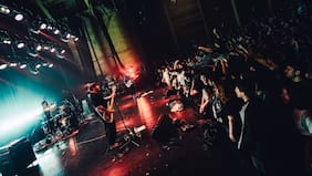 El grupo Estoy Bien crece y lanza uno de los buenos discos chilenos del año: “Es un salto adelante”