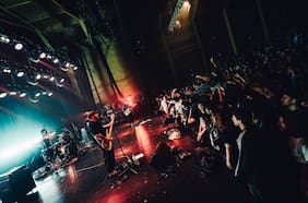 El grupo Estoy Bien crece y lanza uno de los buenos discos chilenos del año: “Es un salto adelante”