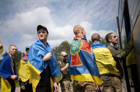 Ucrania y Rusia intercambian a un primer grupo de prisioneros menores de 25 años