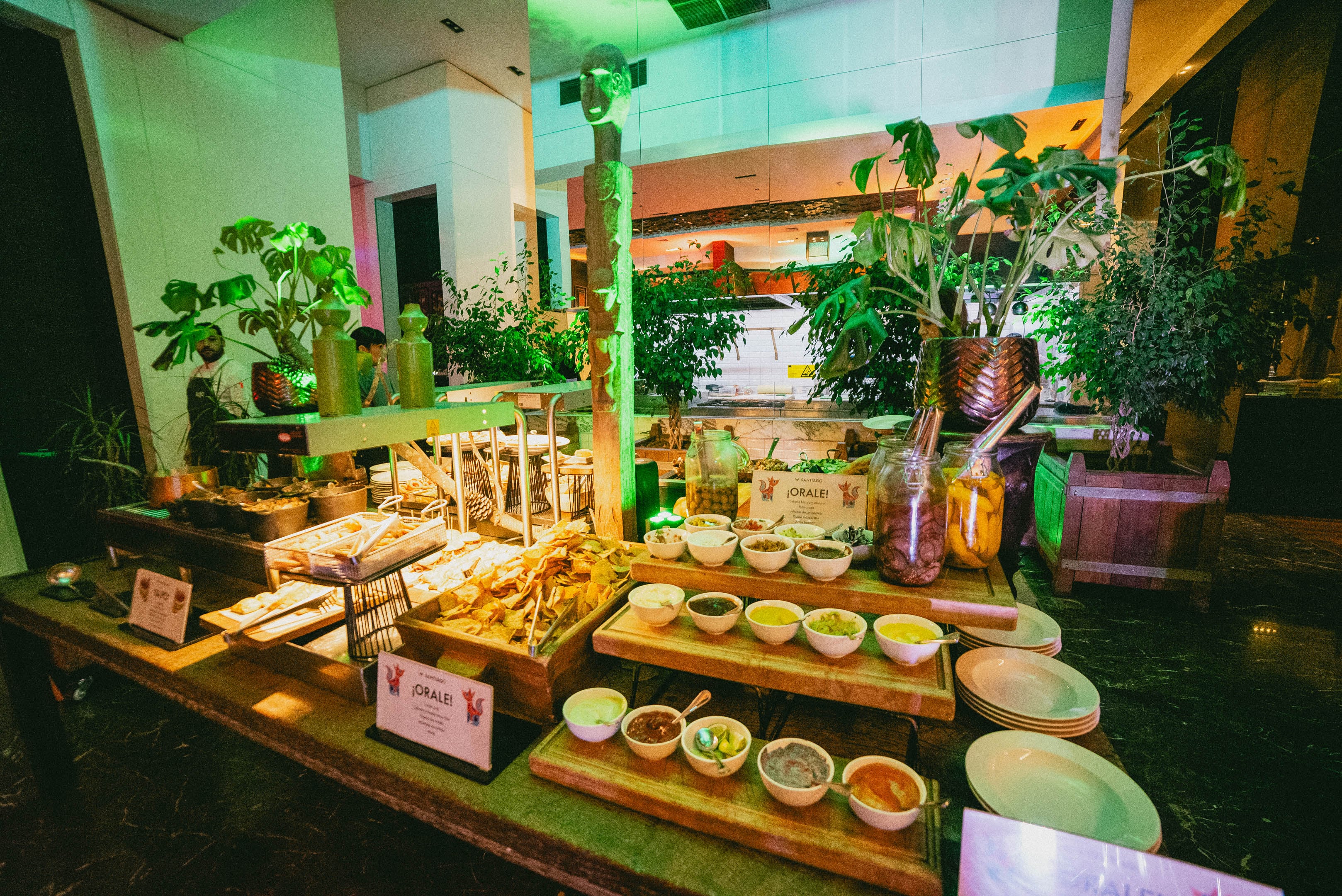 Night Market en W Santiago: la experiencia gastronómica inspirada en los mercados nocturnos de Asia
