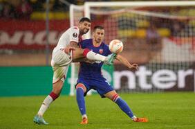 Monaco de Guillermo Maripán golea a Estrella Roja y avanza a la siguiente fase de la Europa League