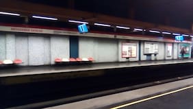 Cierran estación de Metro Universidad Católica tras disturbios por conmemoración del 18-O