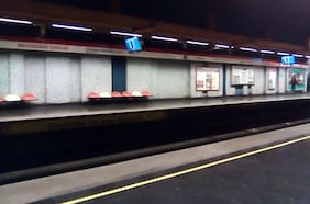 Cierran estación de Metro Universidad Católica tras disturbios por conmemoración del 18-O