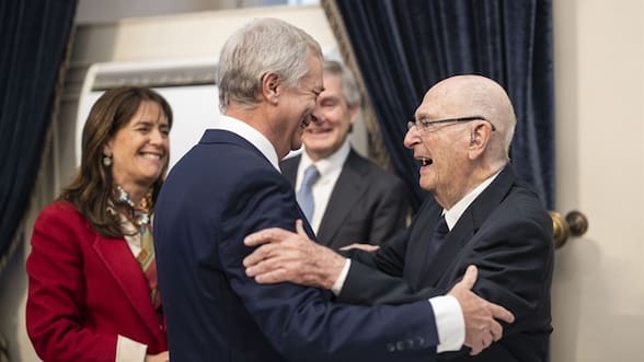 Kast encabeza homenaje al doctor Fernando Monckeberg y anuncia creación de premio nacional con su nombre