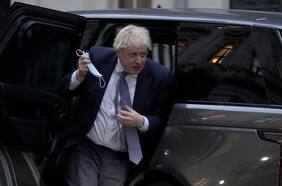 Se estrecha el cerco sobre Boris Johnson: Scotland Yard abre una investigación por las fiestas en Downing Street