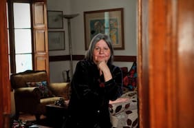 Diamela Eltit: “El Premio Nacional mantiene una notoria ausencia de escritoras, lo hemos obtenido tres narradoras”