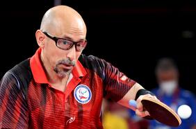Cristián Dettoni se mete en cuartos de final del tenis de mesa Clase 6 tras ganar su grupo en Tokio