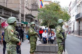 Piñera entre firmantes: Grupo Libertad y Democracia emite declaración en apoyo al Presidente de Ecuador en medio de crisis de seguridad