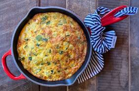 Cómo hacer una frittata: la salvadora tortilla italiana de verduras