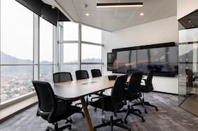 Mercado de oficinas Clase A sigue presionado por alta demanda en barrios consolidados