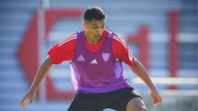 “Quiere, pero de momento no puede”: en España critican a Alexis Sánchez en su retorno al Sevilla