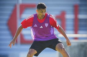 “Quiere, pero de momento no puede”: en España critican a Alexis Sánchez en su retorno al Sevilla