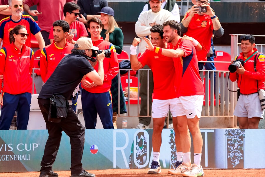Martínez y Munar posan después de la victoria (Foto: Photosport)