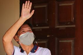 Ferdinand Marcos Jr., hijo del exdictador de Filipinas, en camino a una gran victoria en las elecciones presidenciales