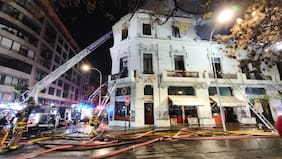 Incendio en histórico edificio del barrio Brasil: emergencia afecta a locales comerciales y viviendas