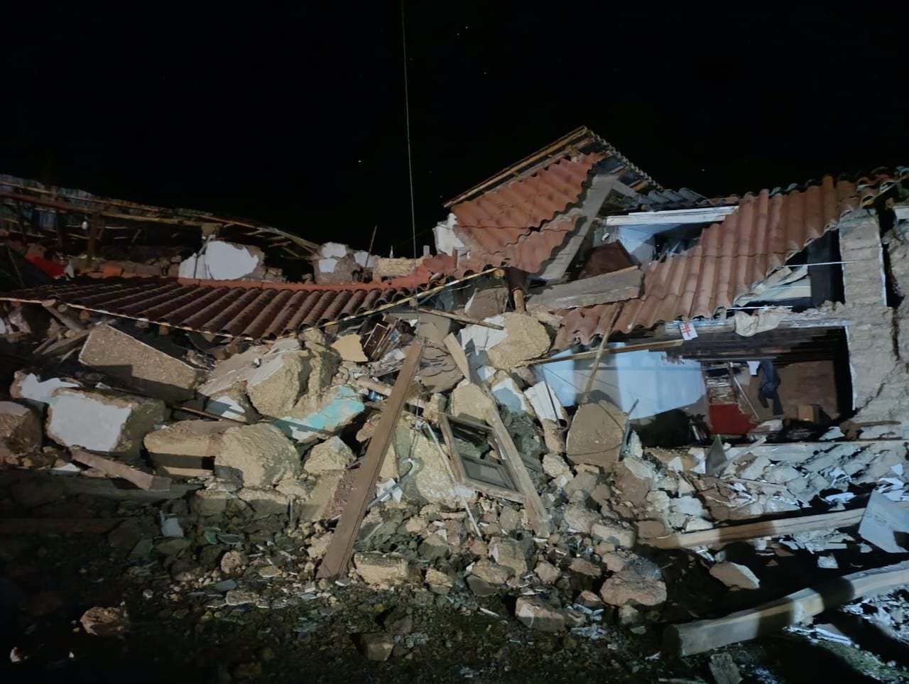 Seis fallecidos y 21 lesionados tras temblor de magnitud 5.1 en Perú