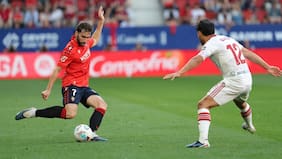 Con Suazo como titular y un suplente Alexis Sánchez: Sevilla pierde en la última jugada ante Osasuna y se hunde en LaLiga