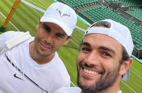 Con Nadal y Djokovic en alerta: el COVID-19 causa estragos y ya borra a dos figuras de Wimbledon