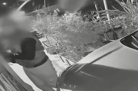 El momento en que un hombre frustra a tiros un asalto en su domicilio en Maipú