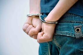 Decretan prisión preventiva para sujetos que fueron sorprendidos con cadáver envuelto en una frazada en Sagrada Familia