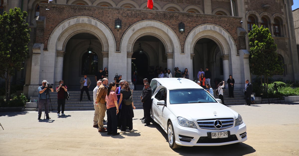 Ministros llegan al velorio de Héctor Noguera en el Campus Oriente: “Muchos vemos en él un maestro que hoy día parte”
