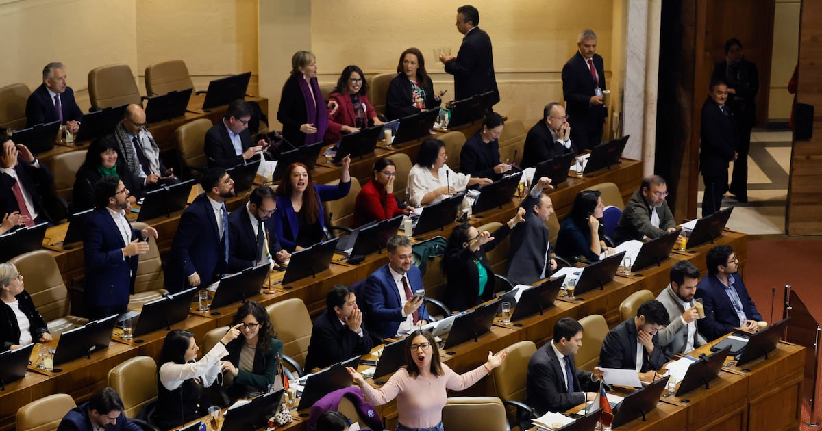 Polémica en la Cámara: Aprueban obligatoriedad de salas cunas pese a rechazo del Ejecutivo