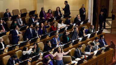Oposición realiza masiva reserva de constitucionalidad tras aprobación en la megarreforma de invariabilidad tributaria por 25 años