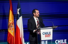 Ministro Grau defiende políticas salariales del gobierno y advierte que los sueldos han crecido por debajo del PIB