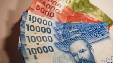 ¿Cuánto más vas a pagar? Esta calculadora estima tu gasto en transporte y alimentos tras el alza de la bencina